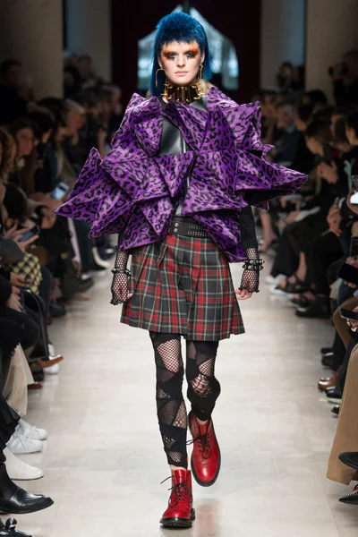 Look 42